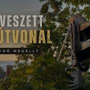 A BALATONI VONAL AMIT ÉVTIZEDEK ÓTA FELSZEDTEK DE A JELZŐ MÉG MINDIG ÁLL A HÁZAK KÖZÖTT
