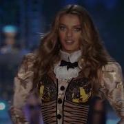 Victoria S Secret Fashion Show 2012 Rihanna Diamonds HD