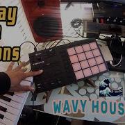 Making A Wavy House Beat With Maschine Mikro MK3
