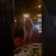 Yürüyorum Dikenlerin üstünde Yaralıyam Sibel Karabaş