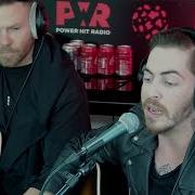 POWER LIVE DENNIS LLOYD NEVER GO BACK With Ola Lustig On Guitar
