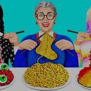 Кулинарный Челлендж Уэнсдей против Бабушки Кухонные войны от Fun Challenge