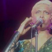 Erykah Badu 20 Feet Tall Out My Mind Just In Time Live Rio 28 08 10