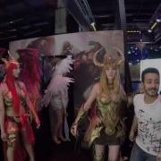 Gamescom 2016 VR League Of Legends Girls Anime Souvenir Blizzard Ubisoft WarThunder