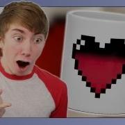 PIXEL HEART MUG