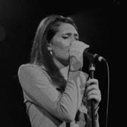SIENNA SPIRO Die On This Hill Live From Warsaw