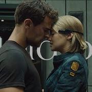 Tris And Four Hold On