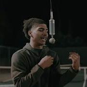 Superstar Painting Pictures Live Mic Performance