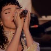 FKA Twigs Pendulum Water Me Live At Glastonbury 2015