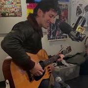 Des Rocs Performing I Am The Lightning On 95 9 The Rat