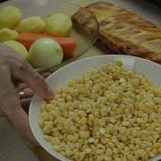 Суп гороховый с копчеными ребрышками
