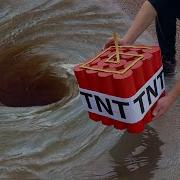 Что произойдёт если бросить предметы в гигантский водоворот