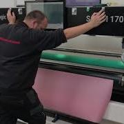 Applying Tape Using AV Flexologic S Mounting Machine At The W H Demo Center
