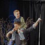 Jensen Ackles And Little Dean DallasCon 2013