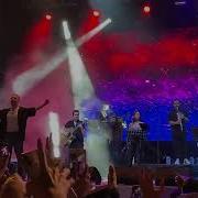 Oğuzhan Koç Aşkla Ayni Değil Giden Günlerim Oldu Bulutlara Esir Olduk Konser