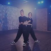 Red Velvet IRENE SEULGI 놀이 Naughty Choreography Video
