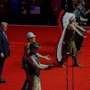 СМОТРИТЕ Группа Village People исполняет песню YMCA на митинге Трампа накануне инаугурации