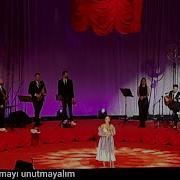 Zeynep Bastık Harbiye Akustik Konserinde Yanımda Kal Şarkısı Ile Harun Kolçak ı Andı Zeynepbastık