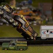 Я разбил модели поездов Junkyard Joust Q6